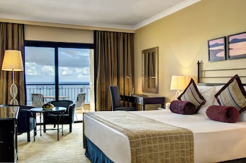 Executive Room, 1 Queen Bed, Sea View