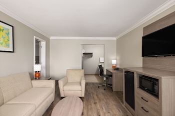 Suite, Multiple Beds, Non Smoking