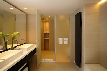 Panorama Suite (lounge access)