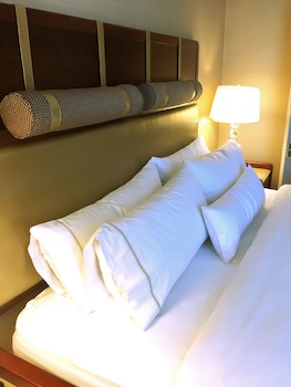 Traditional Room, 1 Queen Bed