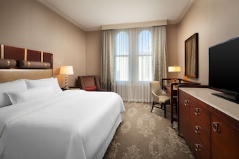 Deluxe Room, 1 King Bed (Mobility Accessible, Tub)
