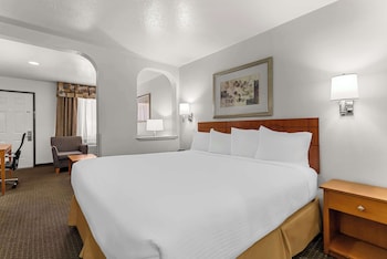Suite, 1 King Bed, Non Smoking, Refrigerator & Microwave