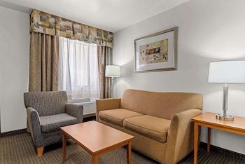 Family Suite, 1 King Bed, Non Smoking, Microwave (No Pets in room type)