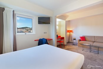 Standard Suite, Multiple Beds