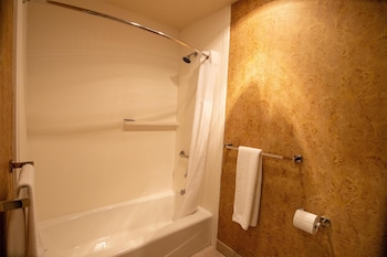 Deluxe Room, 2 Queen Beds, Non Smoking, Patio (Pet Friendly)