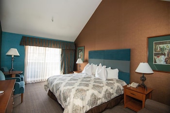 Deluxe Room, 1 King Bed, Non Smoking, Balcony