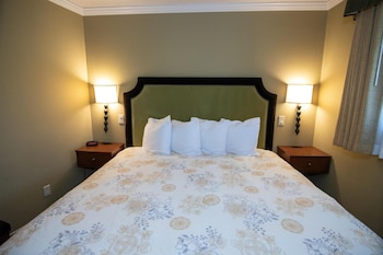 Suite, 2 Queen Beds, Non Smoking (Pet Friendly)