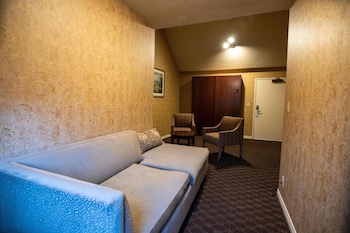 Family Suite, 2 Queen Beds, Non Smoking