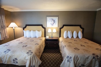 Deluxe Room, 2 Queen Beds, Non Smoking