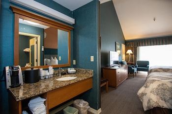 Deluxe Room, 2 Queen Beds, Non Smoking, Balcony