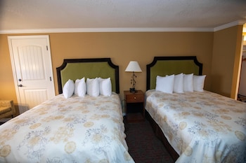 Standard Room, 2 Queen Beds, Non Smoking (Pet Friendly)