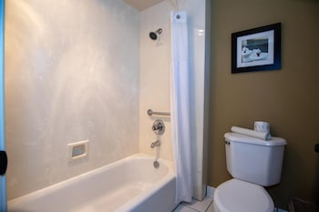 Standard Room, 1 King Bed, Non Smoking (Pet Friendly)