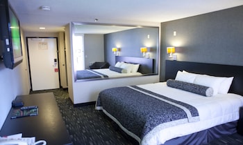 Room, 1 King Bed, Accessible, Non Smoking (Mobility/Hearing)