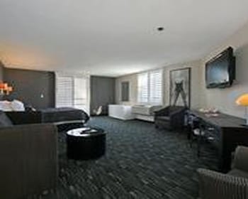 Suite, 1 King Bed, Non Smoking (Spiral Loft)