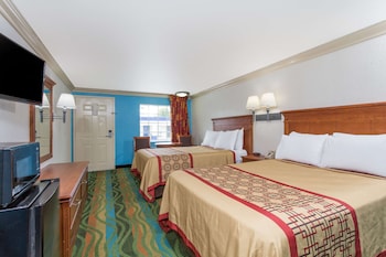 Standard Room, 2 Double Beds, Smoking
