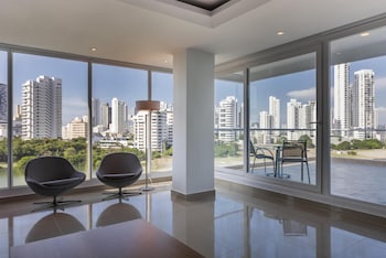 Suite, 1 King Bed, City View (Parlor)