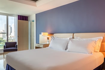 Suite, 1 King Bed, City View (Parlor)