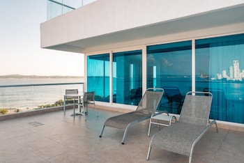 Suite, 1 King Bed, Ocean View (Parlor)