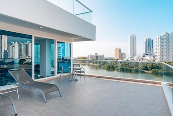 Room, 2 Queen Beds, City View, Corner