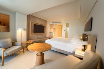 Room, 1 Queen Bed, City View (View)