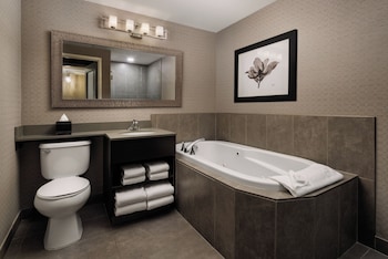 Executive Studio, Jetted Tub