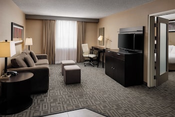 Executive Studio, Jetted Tub