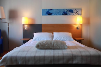 Standard Room, 1 Queen Bed, Non Smoking (Business)