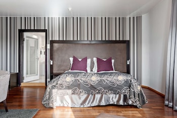 Junior Suite, 1 King Bed, Non Smoking