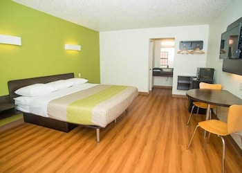 Deluxe Room, 1 King Bed, Accessible, Non Smoking