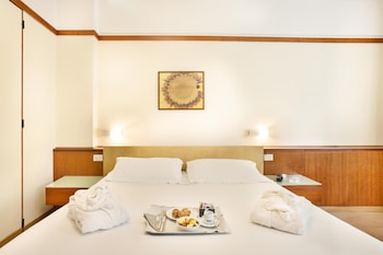 Classic Room, Multiple Beds, Non Smoking