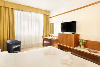 Classic Room, 1 Queen Bed, Non Smoking