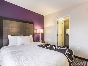 Deluxe Room, 1 Queen Bed, Non Smoking