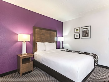 Room, 1 Queen Bed, Non Smoking (Mobility/Hearing)