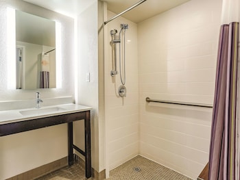 Room, 2 Queen Beds, Accessible, Non Smoking (Mobility/Hearing)