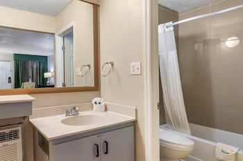 Efficiency, Room, 2 Double Beds, Non Smoking
