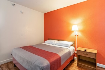 Deluxe Room, 1 Queen Bed, Non Smoking