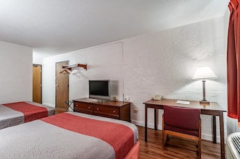 Deluxe Room, 2 Queen Beds, Non Smoking
