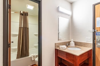 Deluxe Room, 2 Queen Beds, Non Smoking