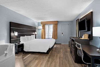 Standard Room, 1 King Bed, Non Smoking, Jetted Tub
