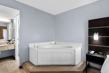 Standard Room, 1 King Bed, Non Smoking, Jetted Tub