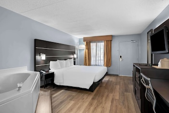 Standard Room, 1 King Bed, Non Smoking, Jetted Tub