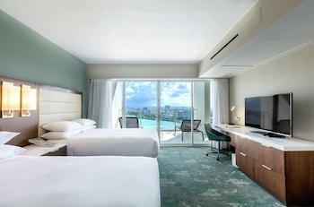 2 BEDROOM BI-LEVEL SUITE- 1KNG/2DBL BEDS