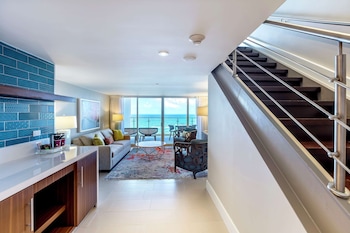HONEYMOON SUITE- OCEAN AND GARDEN VIEW- 1KNG