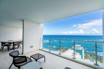 2 BEDROOM BI-LEVEL PREMIUM SUITE- 1KG/2DBL