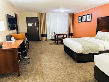 Family Room, 2 Queen Beds, Non Smoking