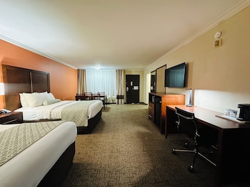 Family Room, 2 Queen Beds, Accessible