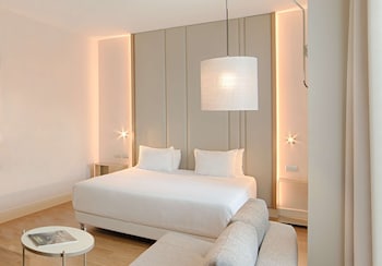 Premium Room (Extra Bed 2 Ad + 1 Ch)