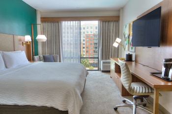 Standard Room, 1 King Bed