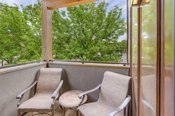Suite, Multiple Beds, Non Smoking, Balcony