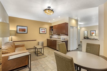 Family Suite, Multiple Beds, Non Smoking, Balcony